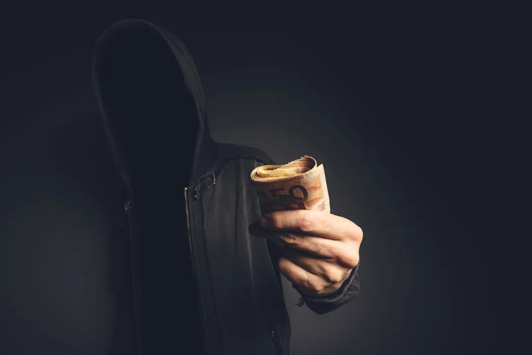 央视新闻：黑客持续攻击一个月，该国家拒绝向黑客支付赎金并且宣布进入紧急状态！