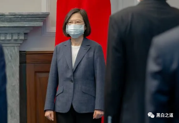 蔡英文办公室官网遭攻击；微博网站和APP昨夜全线崩溃：内容无法打开、热搜消失；