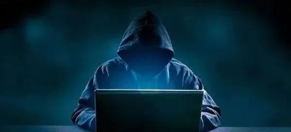 黑吃黑？男子下载外挂“薅羊毛”反被薅了；“三哥”，核酸信息泄露该管管了！