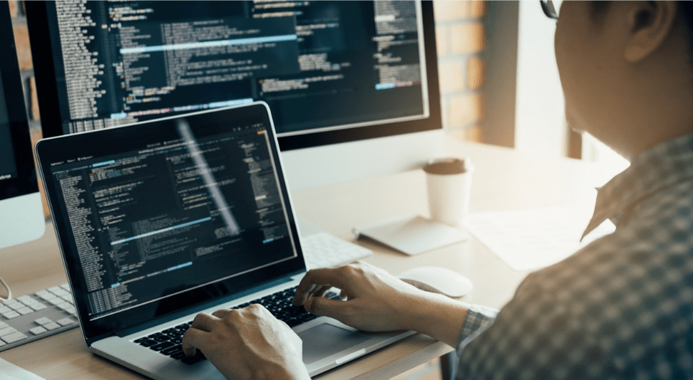 与同事吵架一气之下删代码离职，被判赔公司6万元；未经同意拨打推销电话？法院：构成侵犯个人信息权