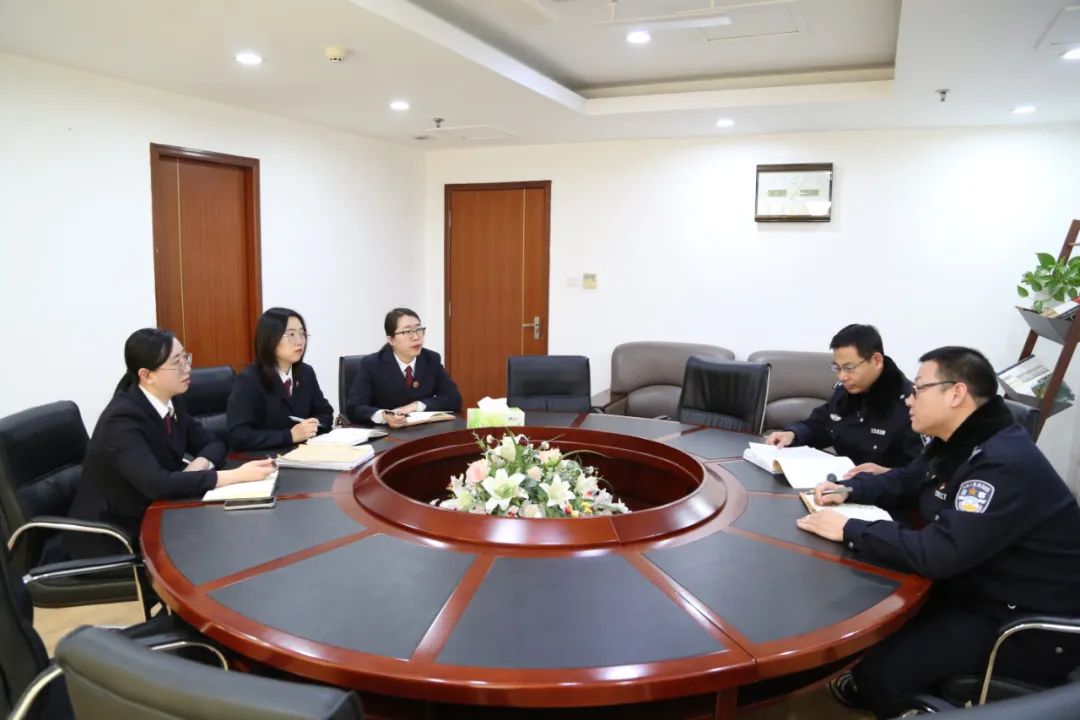 幻想“躺赚”，他组团“跑分”拉朋友下水；难以置信！两周，微软遭遇两次重大故障