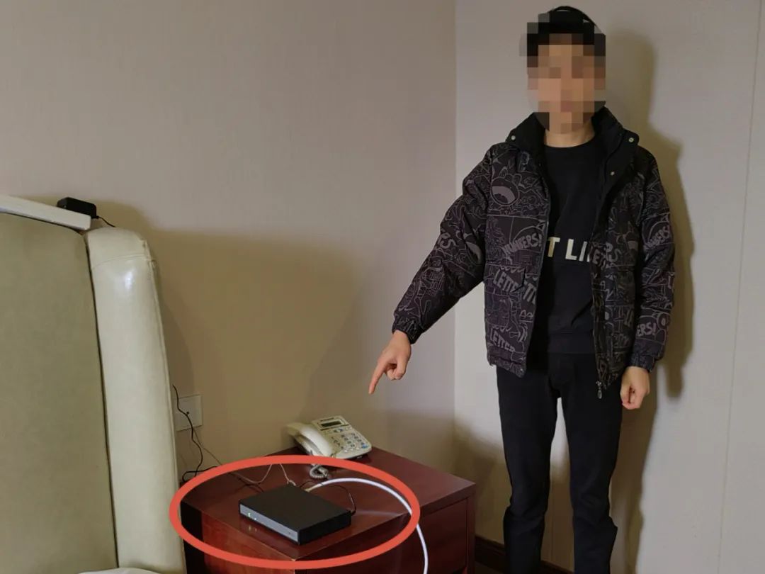 多人被抓！看到这种“路由器”请立即报警！；数百个Docker容器镜像中隐藏漏洞，下载量高达数十亿次；