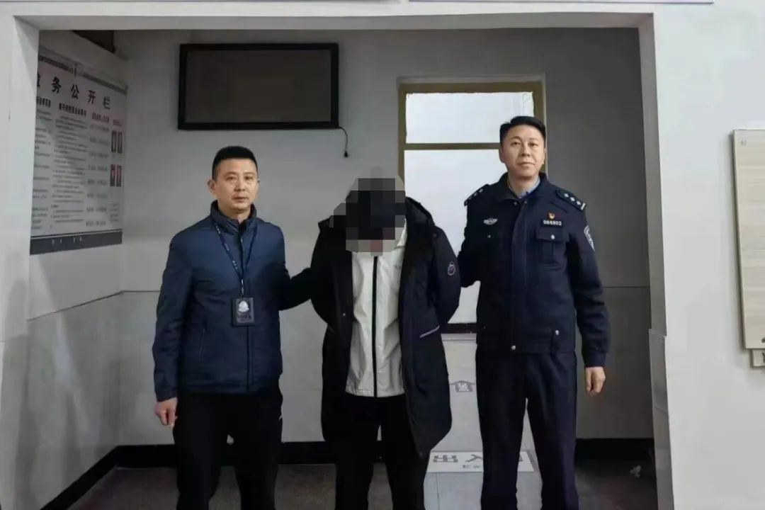 多人被抓！看到这种“路由器”请立即报警！；数百个Docker容器镜像中隐藏漏洞，下载量高达数十亿次；